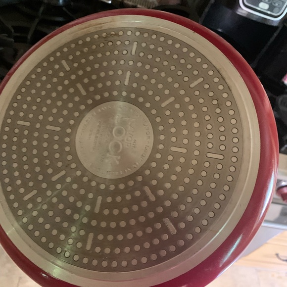 Flavor lock induction heating Red commercial grade Pressure Cooker 6 quart - Picture 2 of 5